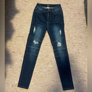 Fasion Nova dark wash distressed Jeans size 5